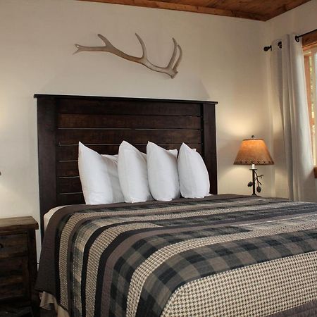 Elkhorn Cabins And Inn West Yellowstone Ngoại thất bức ảnh