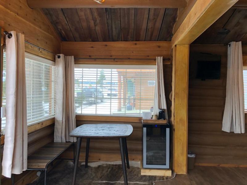 Elkhorn Cabins And Inn West Yellowstone Phòng bức ảnh