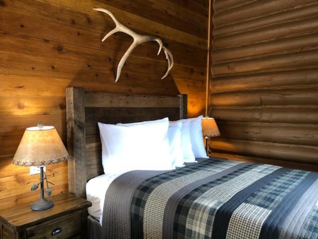 Elkhorn Cabins And Inn West Yellowstone Phòng bức ảnh