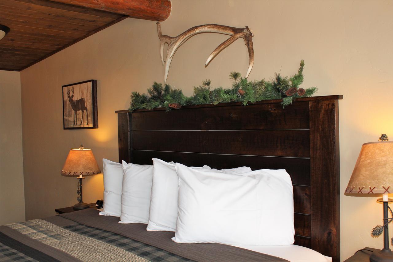 Elkhorn Cabins And Inn West Yellowstone Ngoại thất bức ảnh