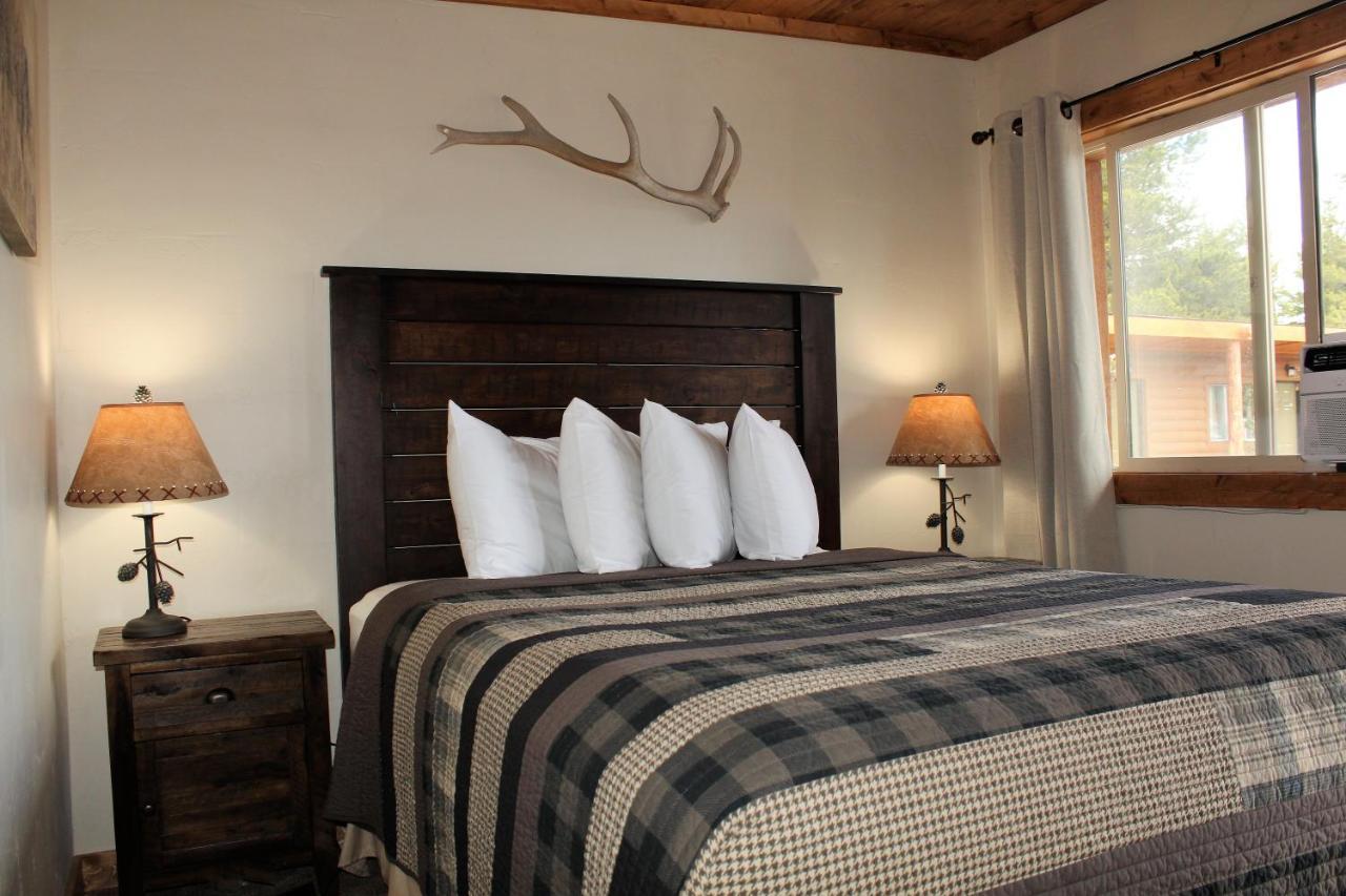Elkhorn Cabins And Inn West Yellowstone Ngoại thất bức ảnh